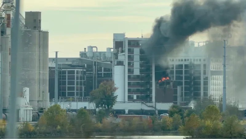 Explosion and fire erupt at Quaker Oats plant in Cedar Rapids; no injuries